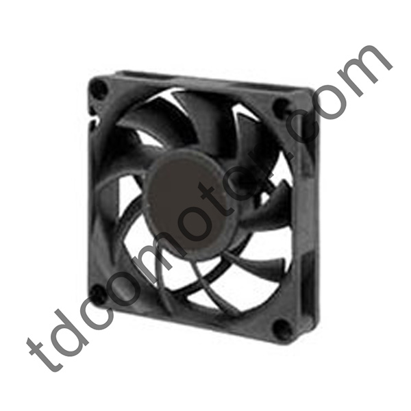 Ventilator axial DC 70x70x15 YZ-7015D Rulment cu manșon Rulment cu bile